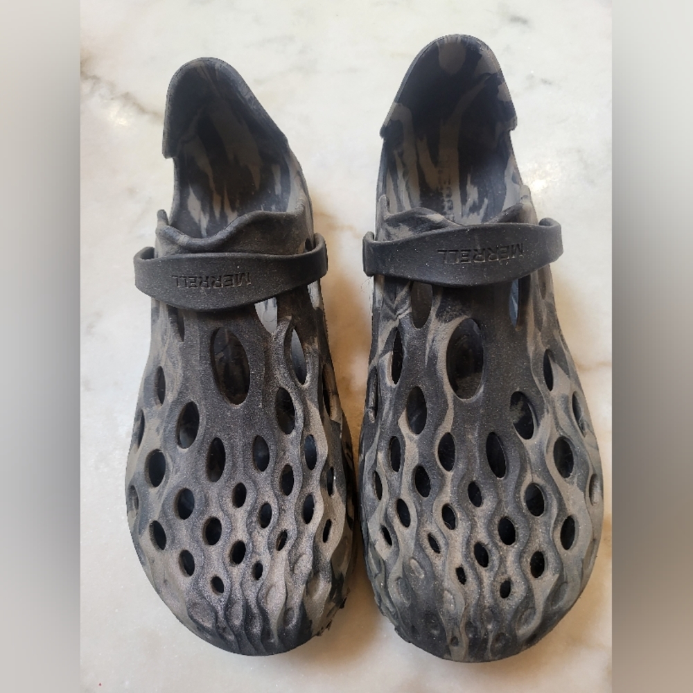 Merrill clogs size 9 camo